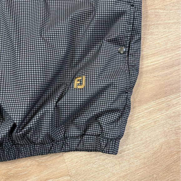 Footjoy Houndstooth Black and Gray golf Vest - Picture 2 of 5